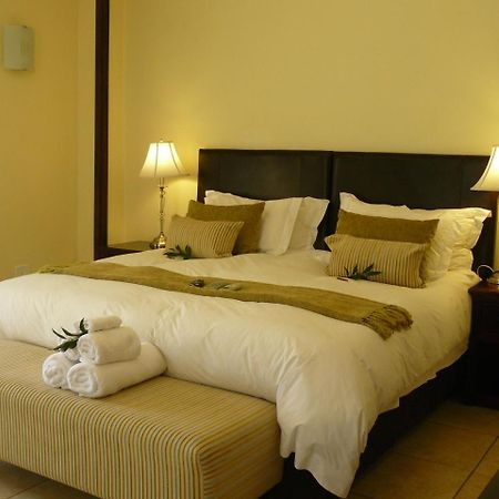 Moon And Sixpence Garden Guest House Muldersdrift Exterior photo
