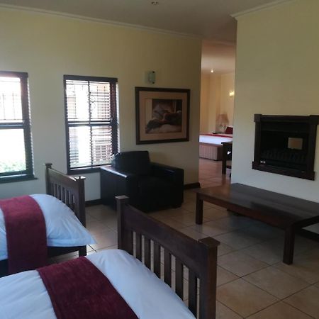 Moon And Sixpence Garden Guest House Muldersdrift Exterior photo