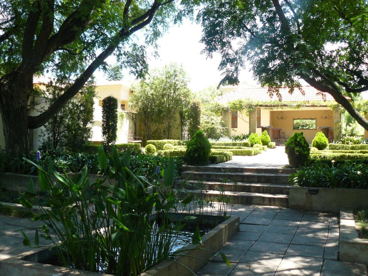 Moon And Sixpence Garden Guest House Muldersdrift Exterior photo