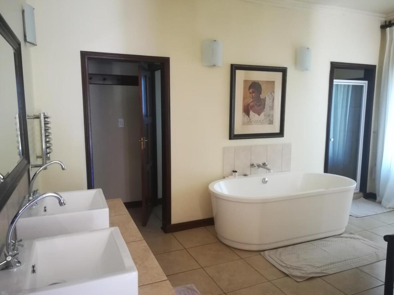 Moon And Sixpence Garden Guest House Muldersdrift Exterior photo