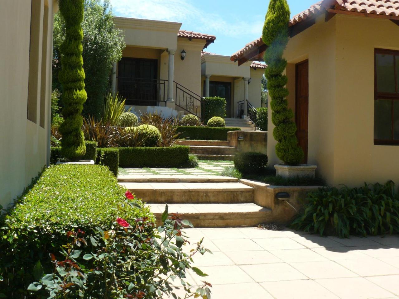 Moon And Sixpence Garden Guest House Muldersdrift Exterior photo