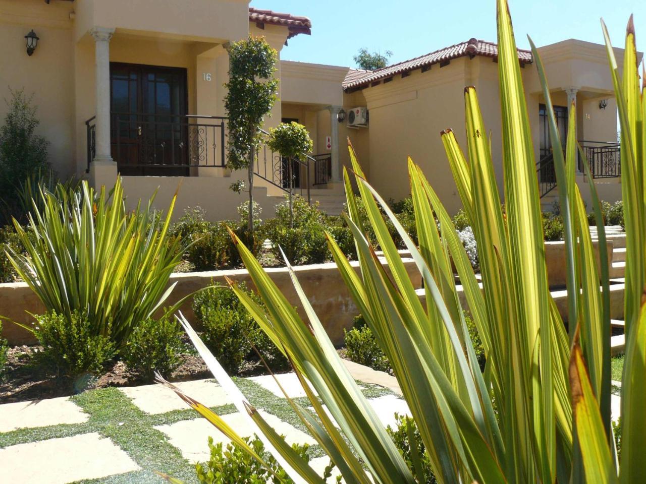 Moon And Sixpence Garden Guest House Muldersdrift Exterior photo