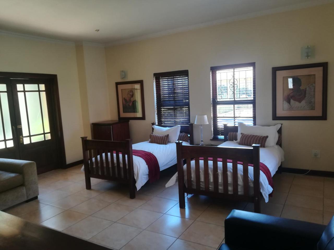 Moon And Sixpence Garden Guest House Muldersdrift Room photo